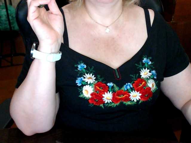 Alisa1917 live cam on BongaCams