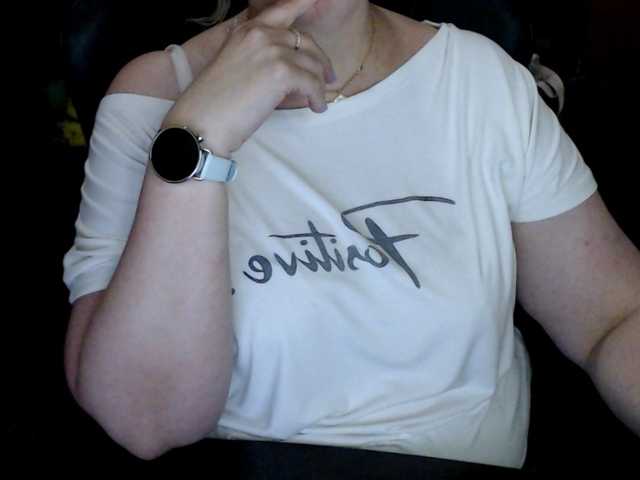 Alisa1917 live cam on BongaCams