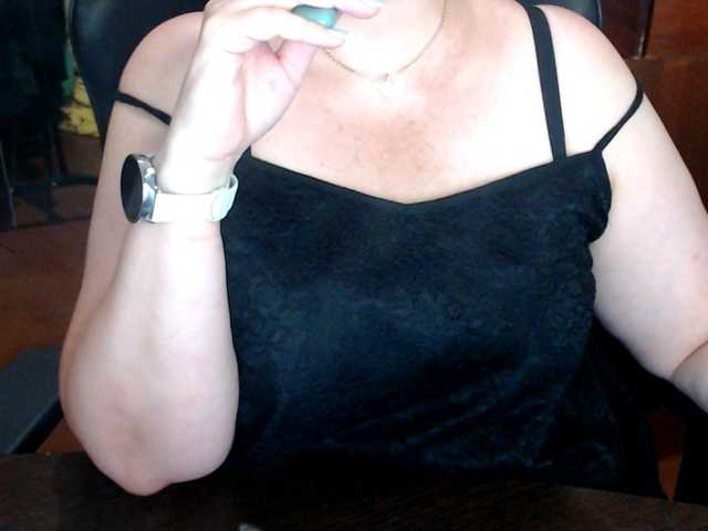 Alisa1917 live cam on BongaCams