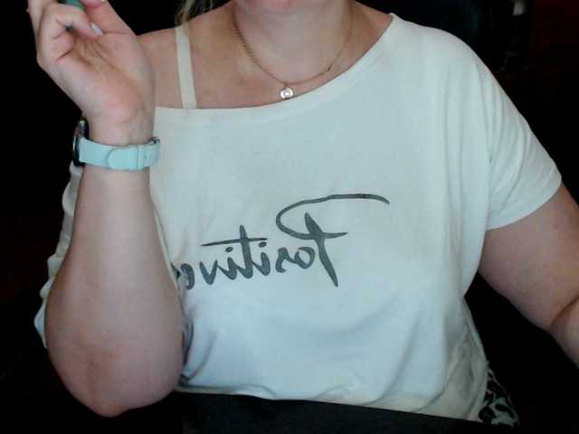 Alisa1917 live cam on BongaCams