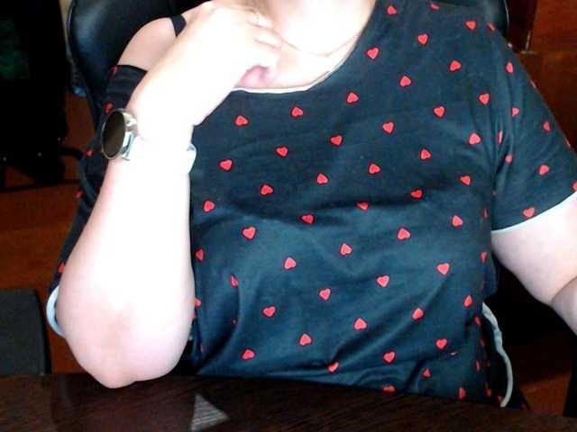 Alisa1917 live cam on BongaCams