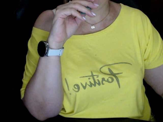 Alisa1917 live cam on BongaCams