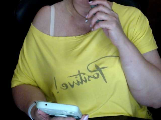 Alisa1917 live cam on BongaCams