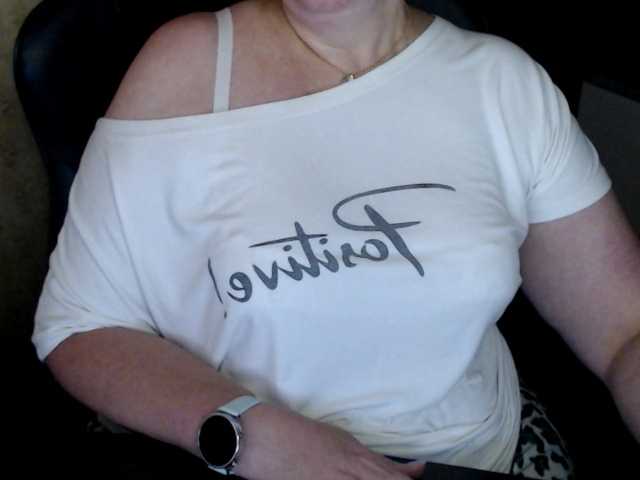 Alisa1917 live cam on BongaCams
