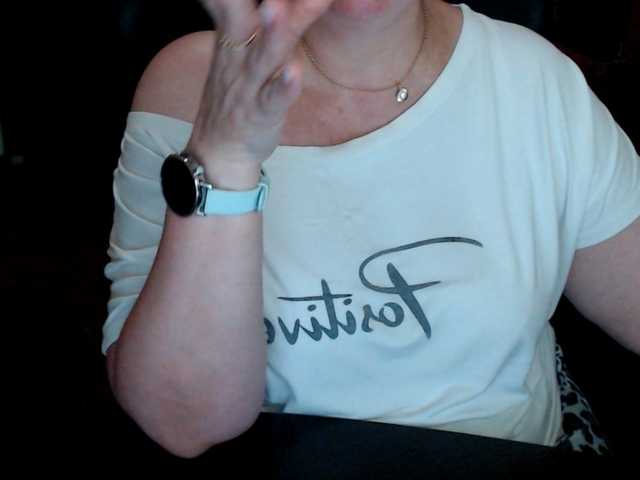 Alisa1917 live cam on BongaCams