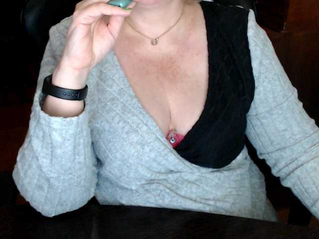 Alisa1917's BongaCams show and profile