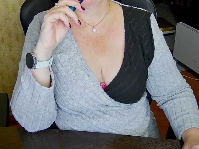 Alisa1917 live cam on BongaCams
