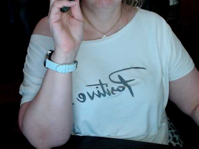 Alisa1917 live cam on BongaCams