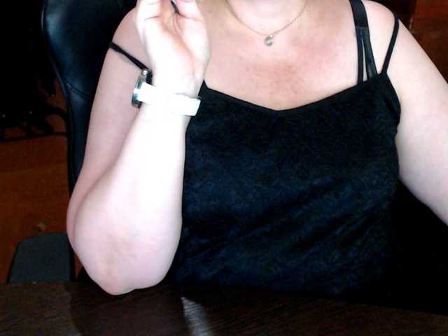Alisa1917 live cam on BongaCams