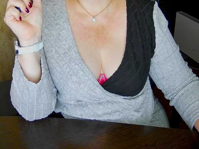 Alisa1917 live cam on BongaCams
