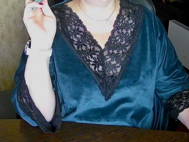 Alisa1917 live cam on BongaCams