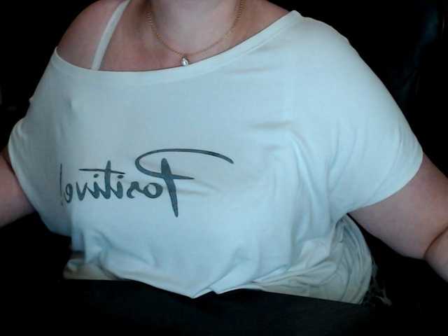 Alisa1917 live cam on BongaCams