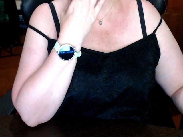 Alisa1917 live cam on BongaCams