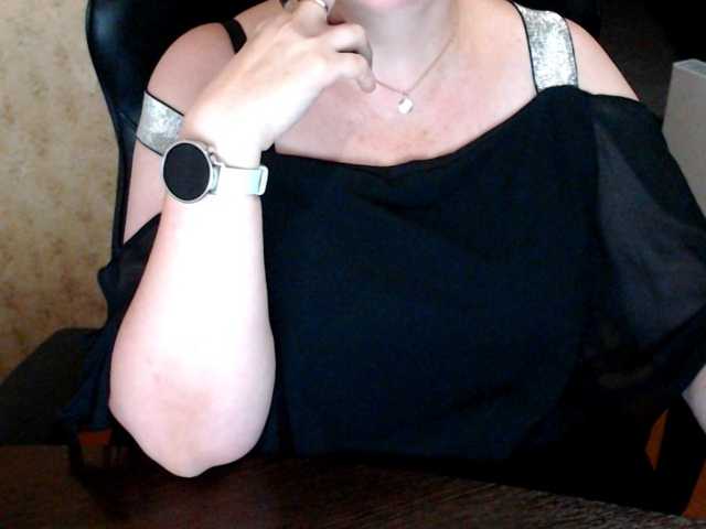 Alisa1917 live cam on BongaCams