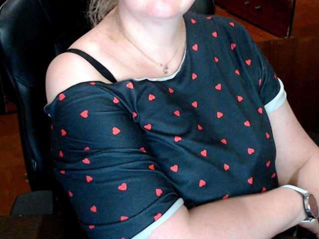 Alisa1917 live cam on BongaCams