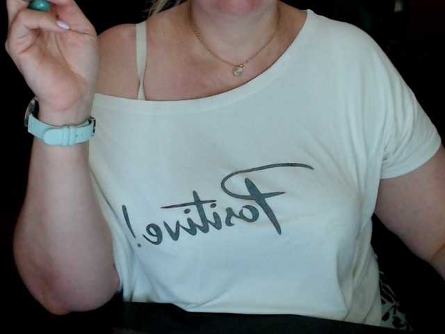 Alisa1917 live cam on BongaCams