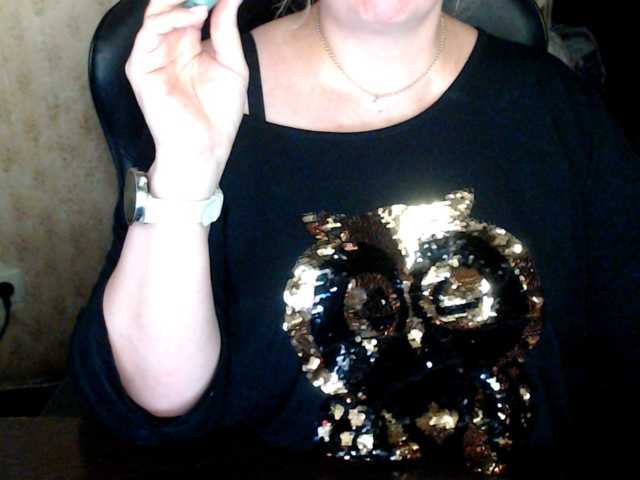 Alisa1917 live cam on BongaCams