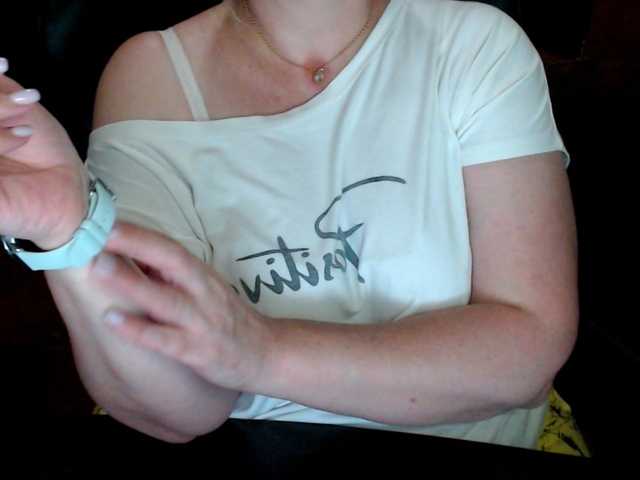 Alisa1917 live cam on BongaCams