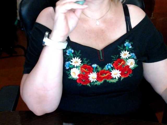 Alisa1917 live cam on BongaCams