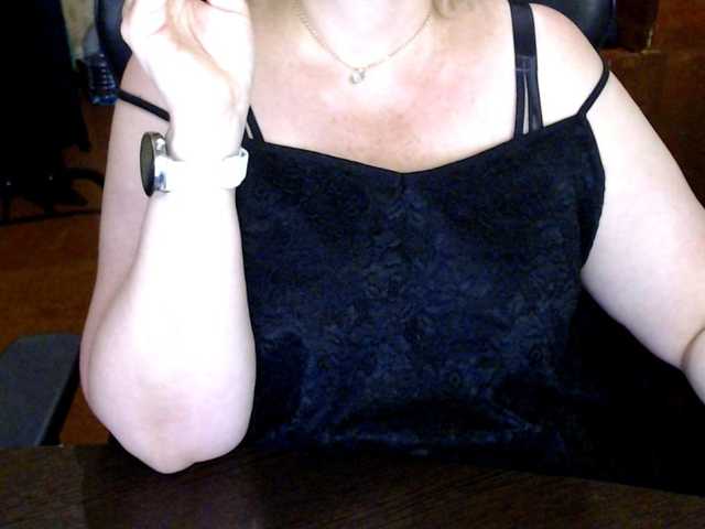 Alisa1917 live cam on BongaCams