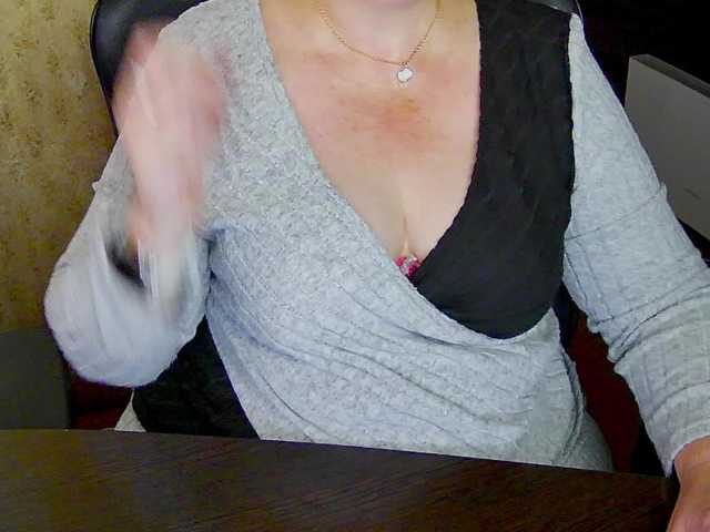 Alisa1917 live cam on BongaCams