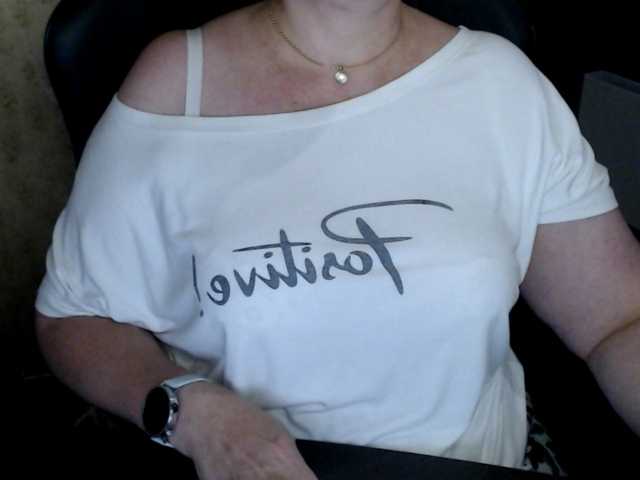 Alisa1917 live cam on BongaCams