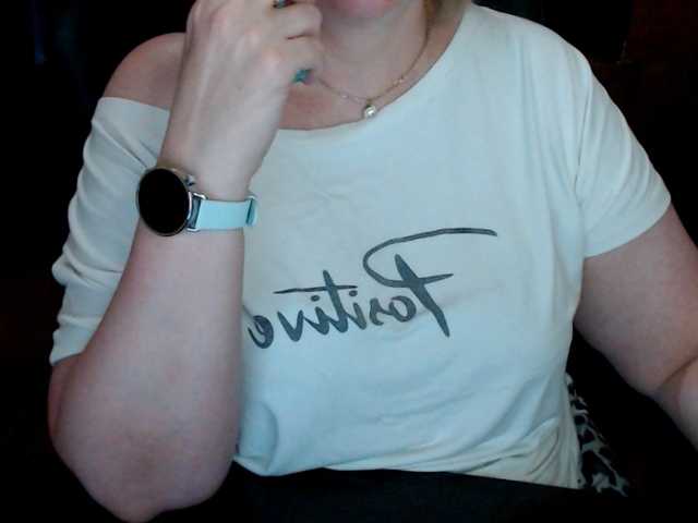 Alisa1917 live cam on BongaCams
