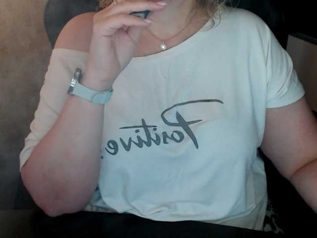 Alisa1917 live cam on BongaCams