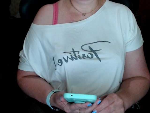 Alisa1917 live cam on BongaCams