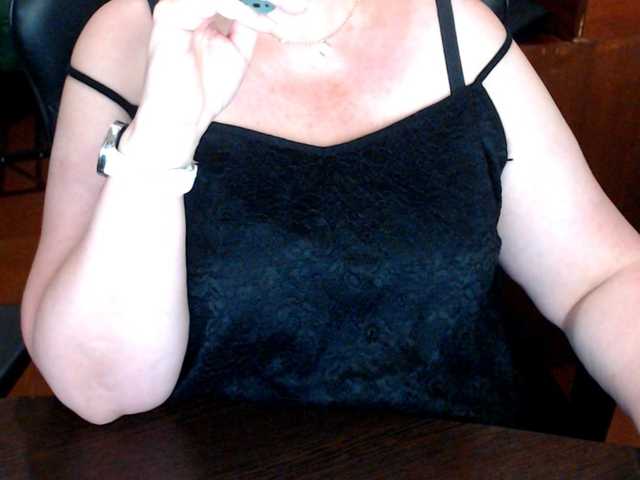 Alisa1917 live cam on BongaCams