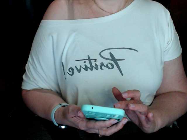 Alisa1917 live cam on BongaCams