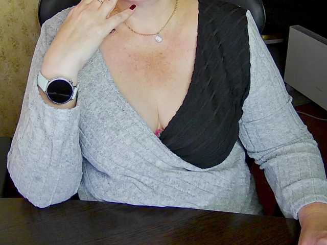 Alisa1917 live cam on BongaCams
