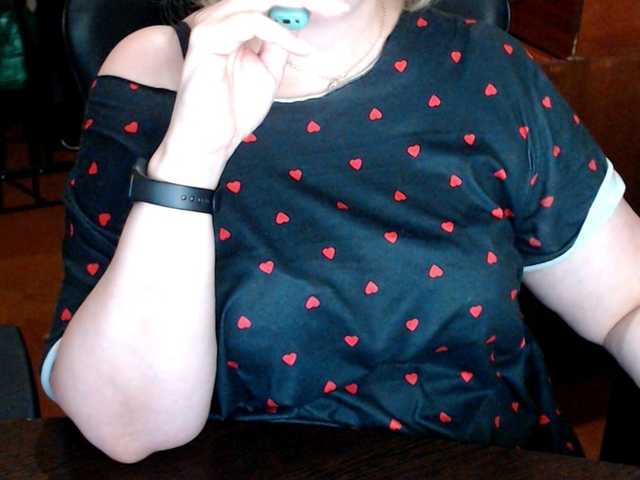 Alisa1917 live cam on BongaCams