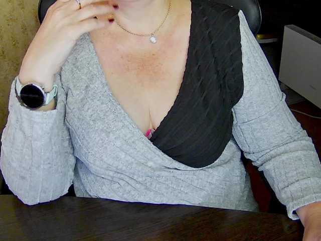 Alisa1917 live cam on BongaCams