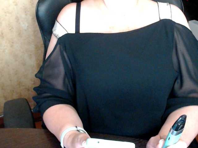 Alisa1917 live cam on BongaCams