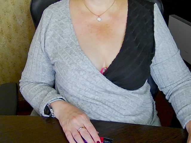 Alisa1917 live cam on BongaCams