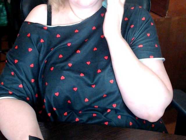 Alisa1917 live cam on BongaCams