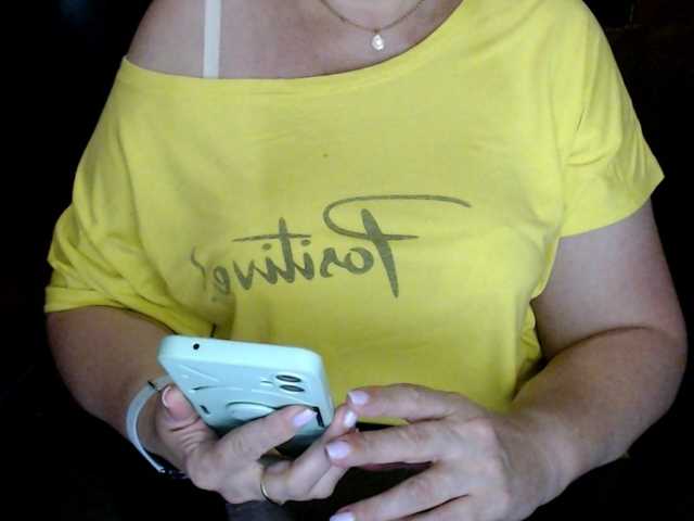 Alisa1917 live cam on BongaCams
