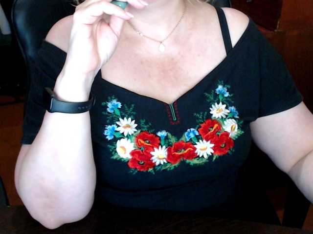 Alisa1917 live cam on BongaCams