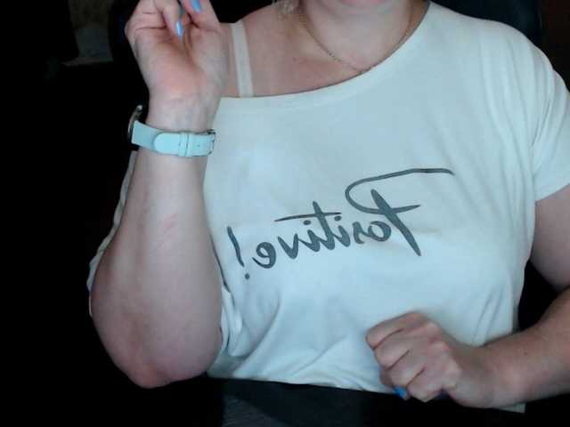 Alisa1917 live cam on BongaCams