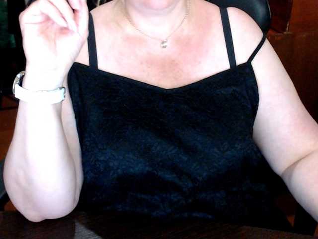 Alisa1917 live cam on BongaCams