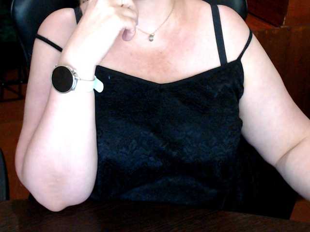 Alisa1917 live cam on BongaCams