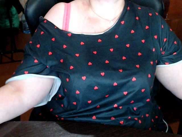 Alisa1917 live cam on BongaCams