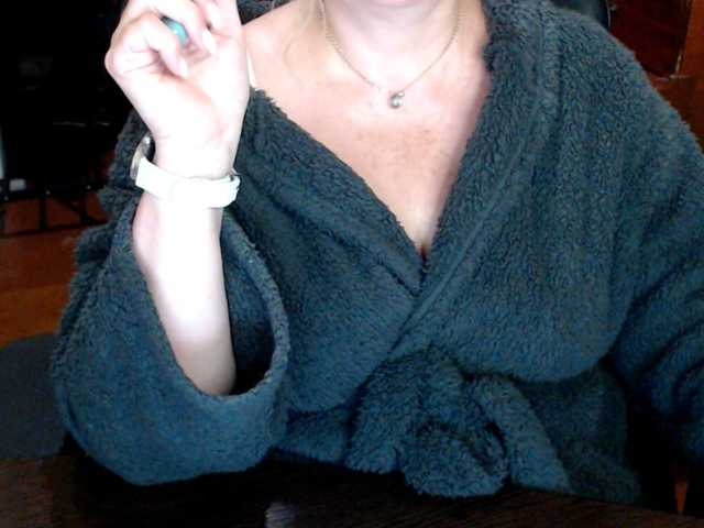 Alisa1917 live cam on BongaCams