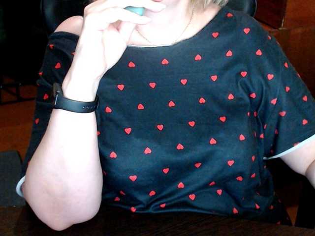 Alisa1917 Live Cam on BongaCams