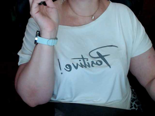 Alisa1917 live cam on BongaCams