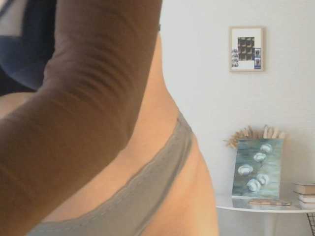 RoxySkyBlue live cam on BongaCams