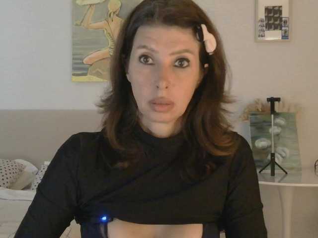 RoxySkyBlue live cam on BongaCams