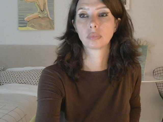 WhiteQueen888 live cam