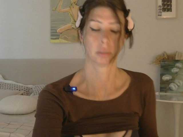RoxySkyBlue live cam on BongaCams